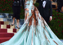 Navigation to Story: The Fashion of the Met Gala: Outfit Reviews 2022